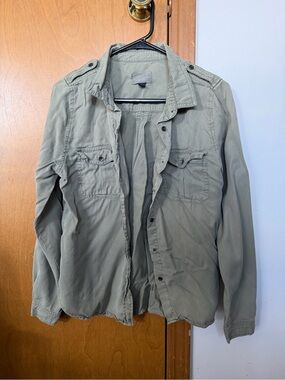 Universal Thread Women's Button-Down Utility Shirt Jacket - Olive